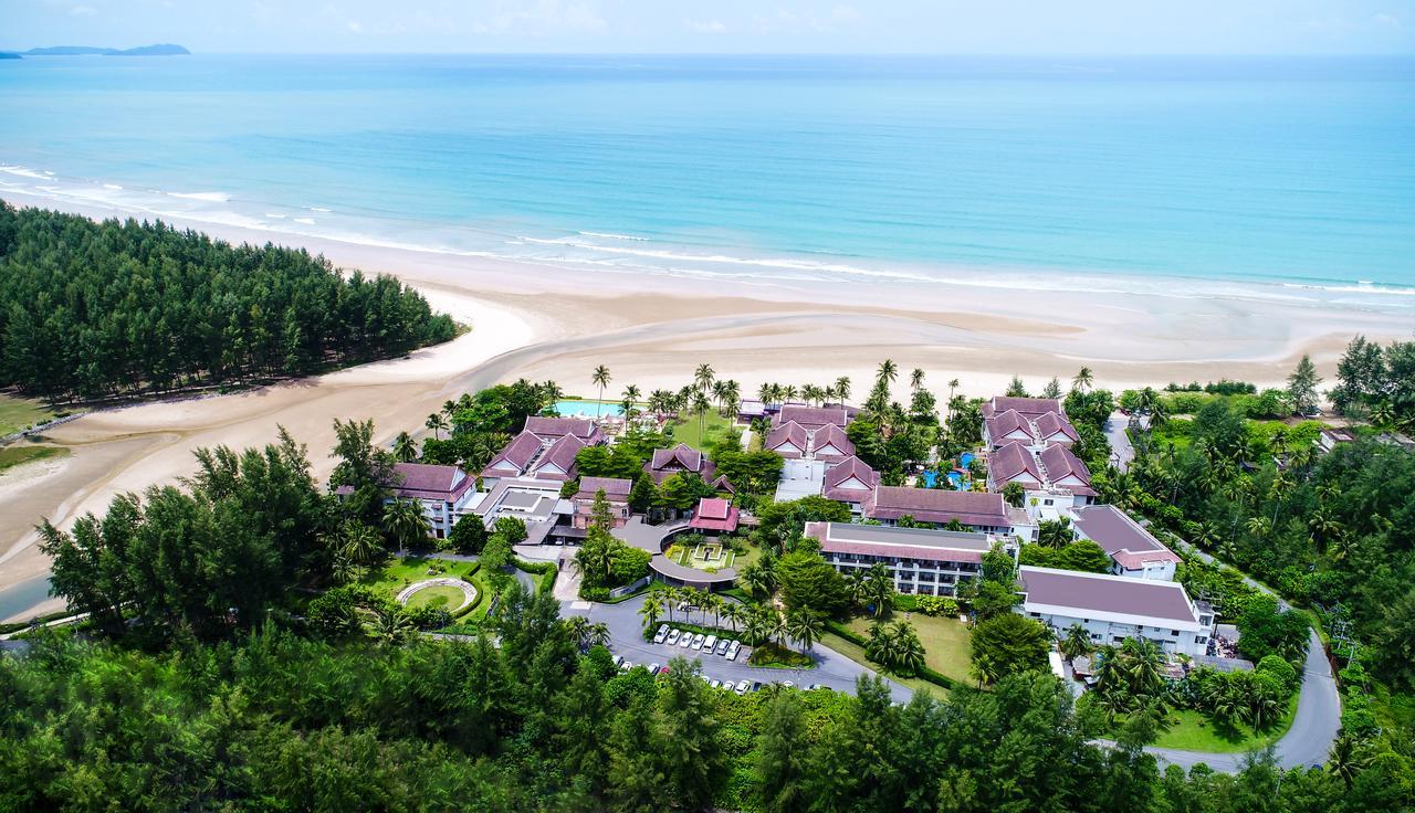 Apsara Beachfront Resort y Villa Khao Lak Exterior foto